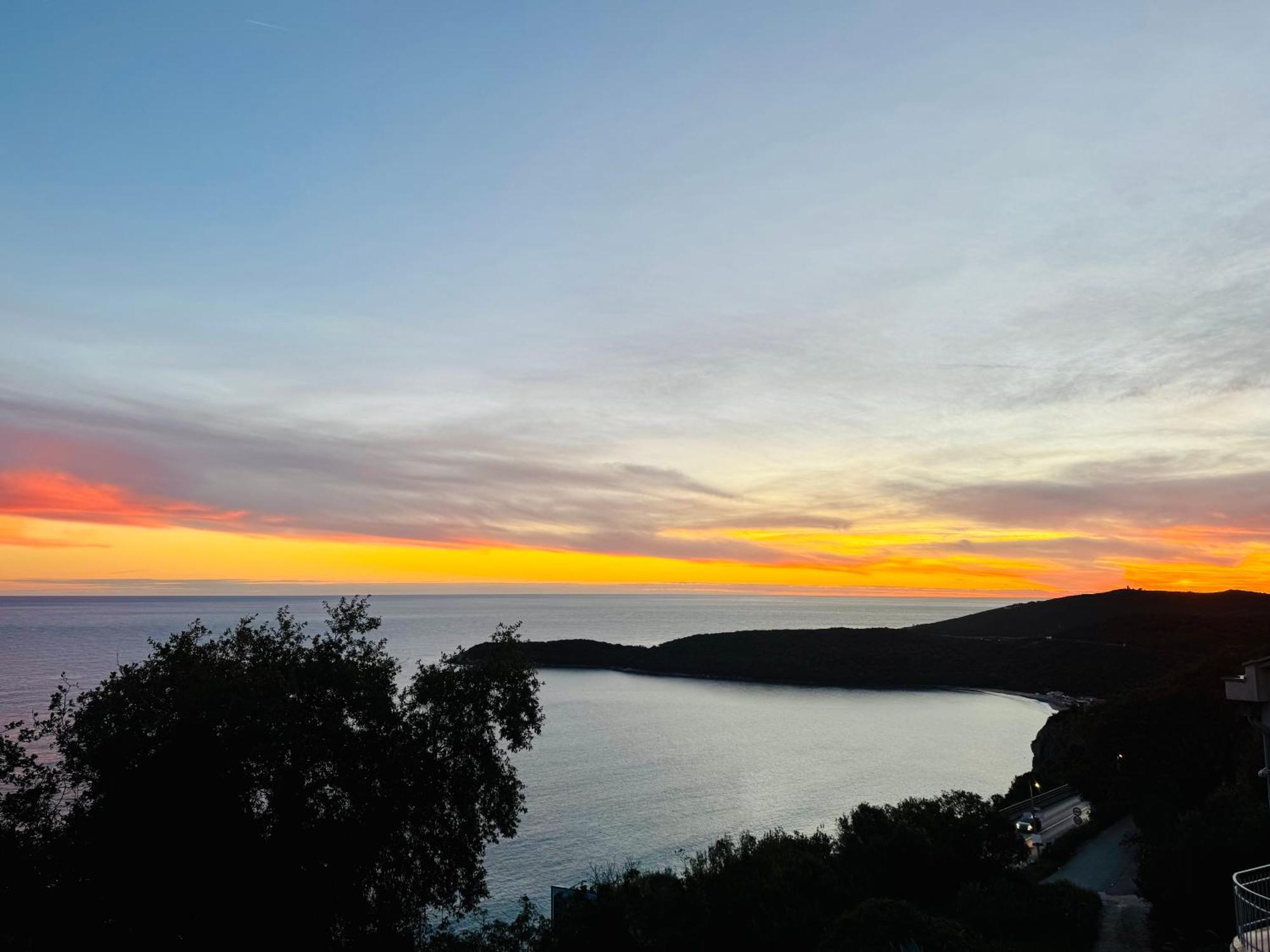 Budva Felix Suites Luaran gambar